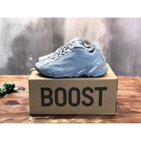 아디다스 이지부스터 Adidas Yeezy 700