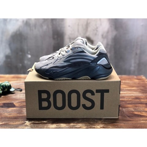 아디다스 이지부스터 Adidas Yeezy 700