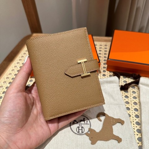 [하이엔드급] Hermes 에르메스 베안 컴팩트 지갑 Bearn Compact Wallet / 0M CHAI 엡솜 금장