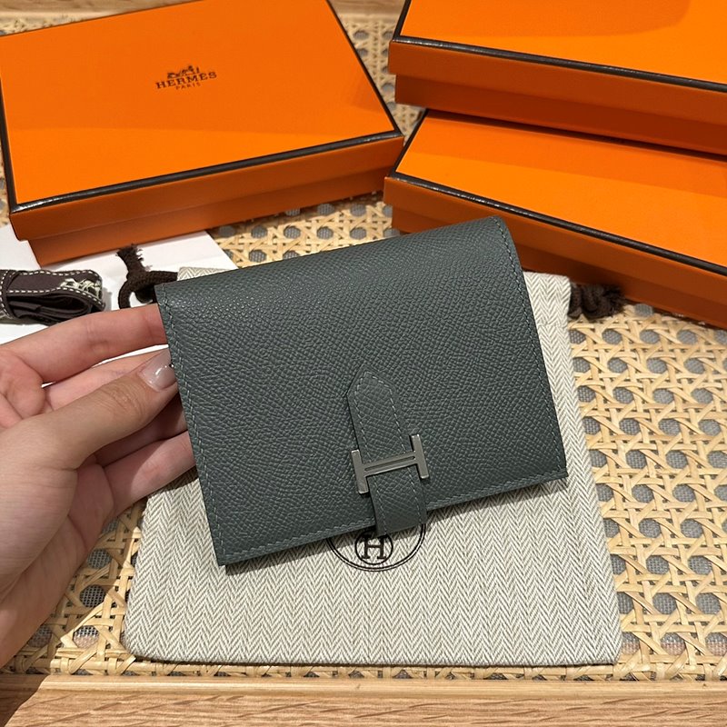 [하이엔드급] Hermes 에르메스 베안 컴팩트 지갑 Bearn Compact Wallet / 63 아몬드그린 Vetr Amande 엠솜 은장